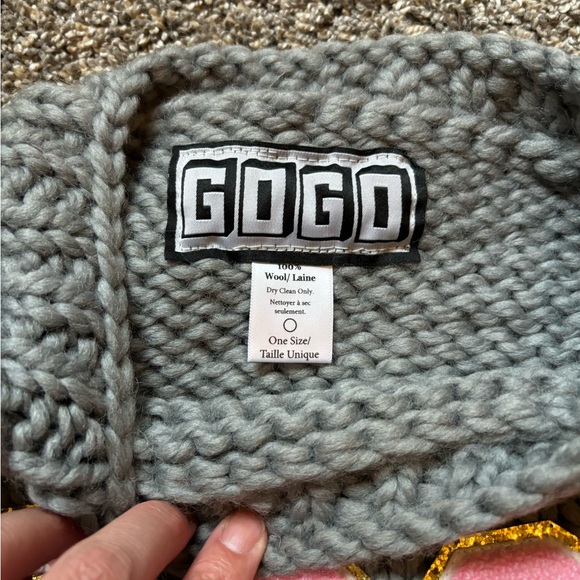 GOGO sweater!! NWOT, beautiful grey with GOGO in pink. - Picture 5 of 9